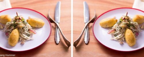 Knusprige Polentanockerl mit cremigem Sellerie-Apfel-Nuss Salat