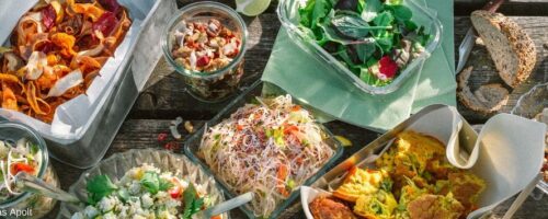 To-go-Menü in verschiedenen Behältern