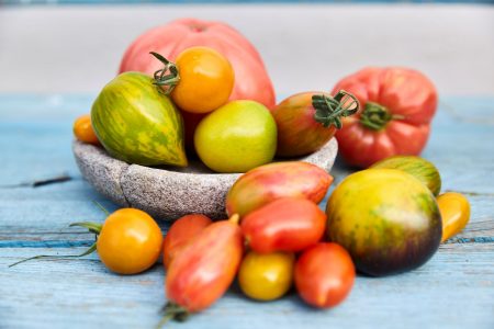 Tomaten gibt’s in (fast) allen Formen und Farben - welche Sorte darf auf deinen Balkon? Foto: © Rupert Pessl