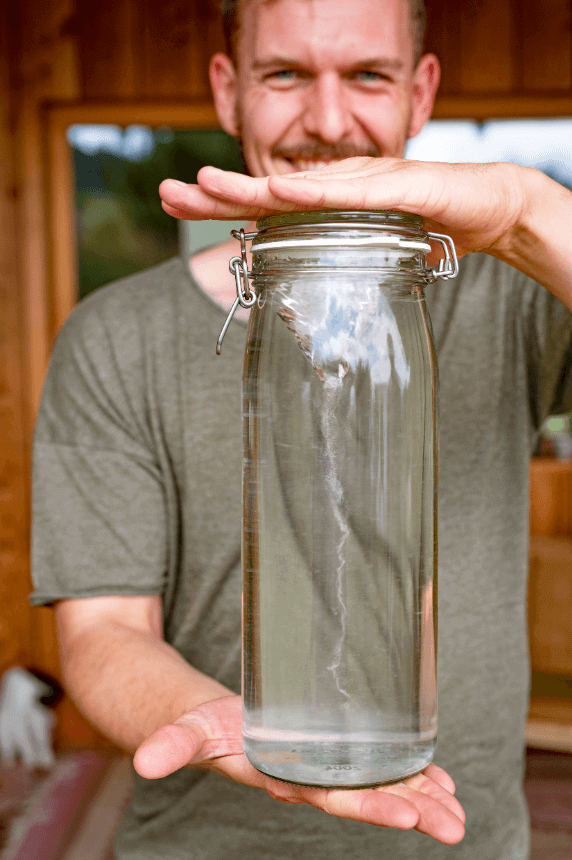 Salzlake im Glas